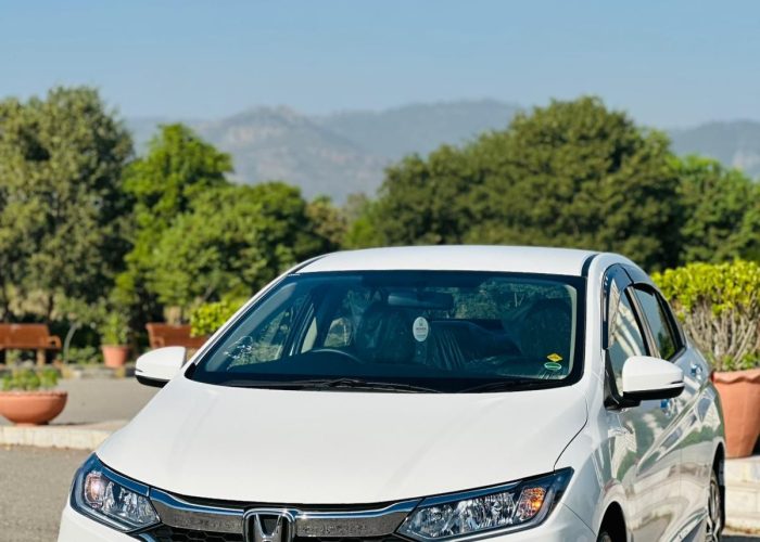 Honda City for Rent in Bahria Town Lahore