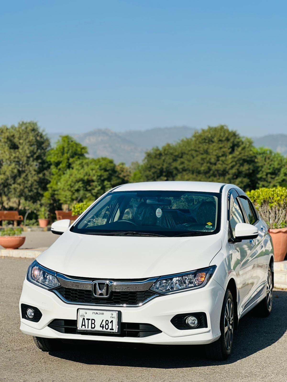 Honda City for Rent in Bahria Town Lahore